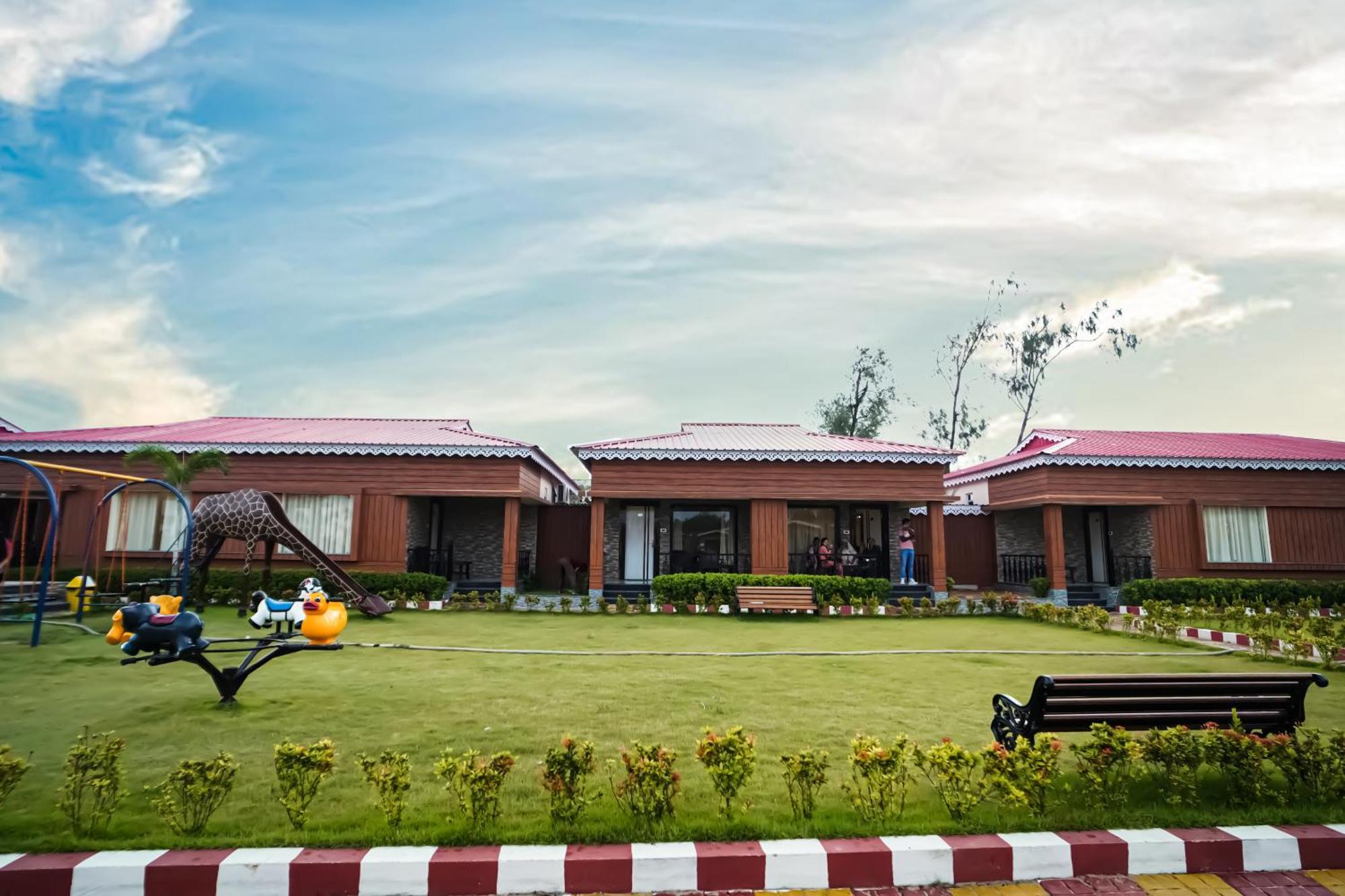 Prasant On Beach Resort !! Lift - Wifi -Restaurant-Parking Facilities-Newly Decorated Room !! Mandarmani Exterior foto